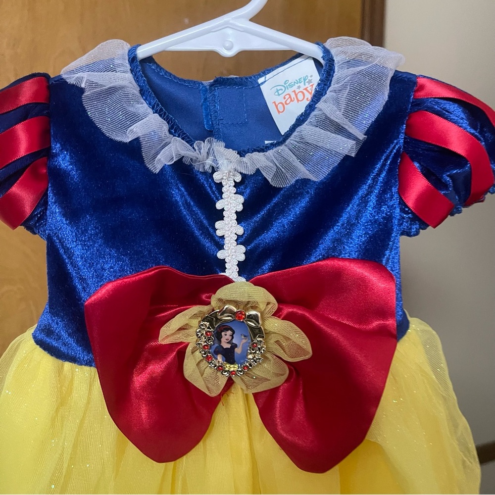 Disney princess Snow White costume - Picture 3 of 5